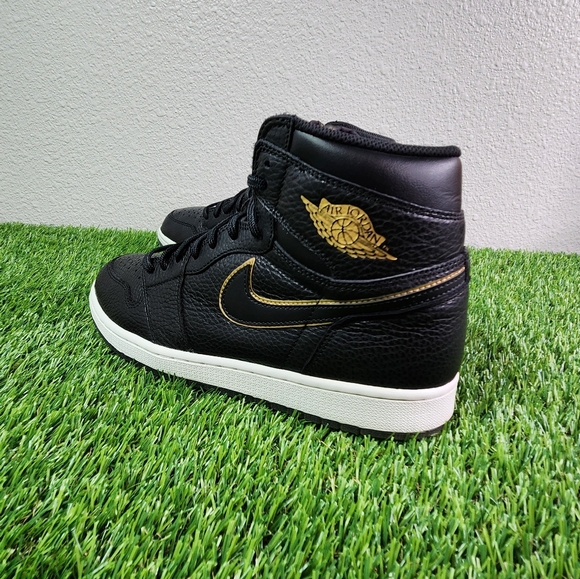 Nike Air Jordan 1 Retro High OG City of Flight Sneakers, Black/Gold, Size 11.5 - Picture 7 of 10